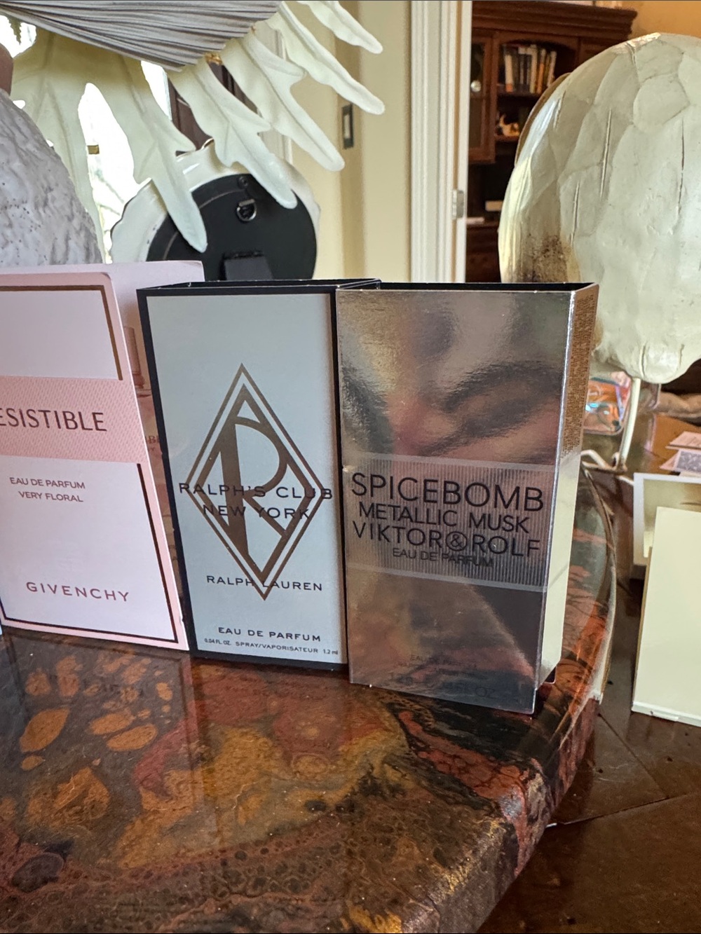 8 Piece Perfume Set - Picture 2 of 2